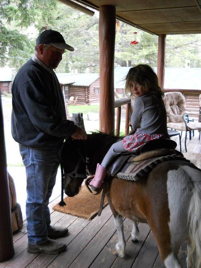 Blackwater Creek Ranch ワピティ エクステリア 写真